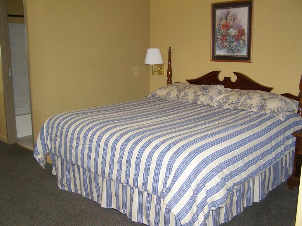 First Western Inn Caseyville Exteriör bild
