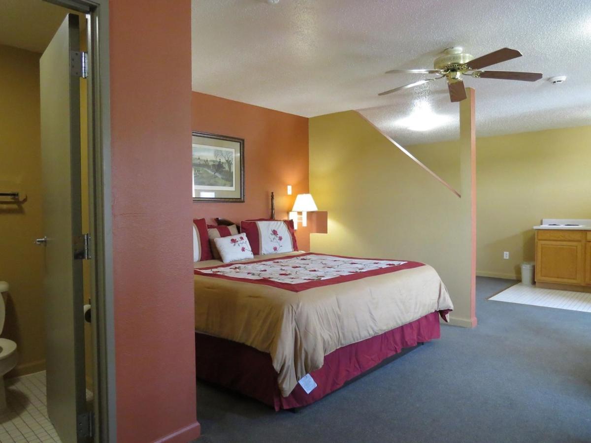 First Western Inn Caseyville Exteriör bild